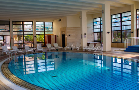 享受溫暖的游泳體驗(yàn)！揭秘泳池用空氣源熱泵的溫度范圍